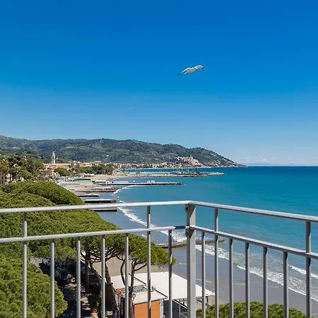 Hotel Palace Diano Marina