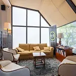 Hotel Palace *